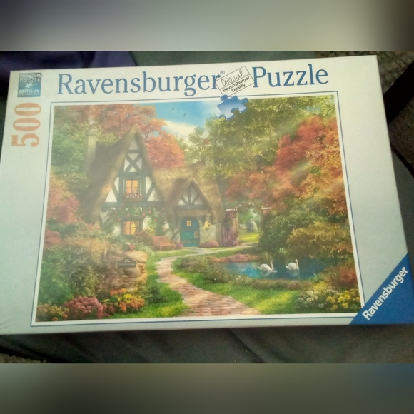 Two (still in plastic) Ravensburger puzzles, 1000 & 500, price for both - Picture 3 of 4